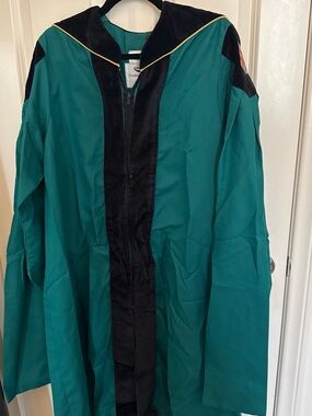 Washington University in St Louis graduation gown with Black Trim